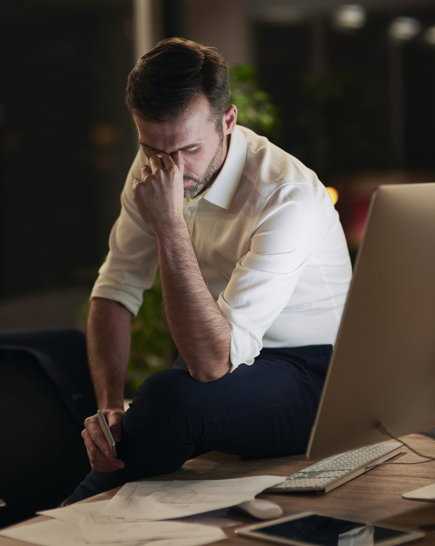 tired-businessman-suffering-from-headache (1)